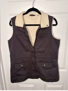 L.L. Bean Sherpa Lined Vest Women Small